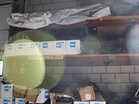 Vogel- en muisschroten in diverse maten en uitvoering in stelling. - afbeelding 4 van  5