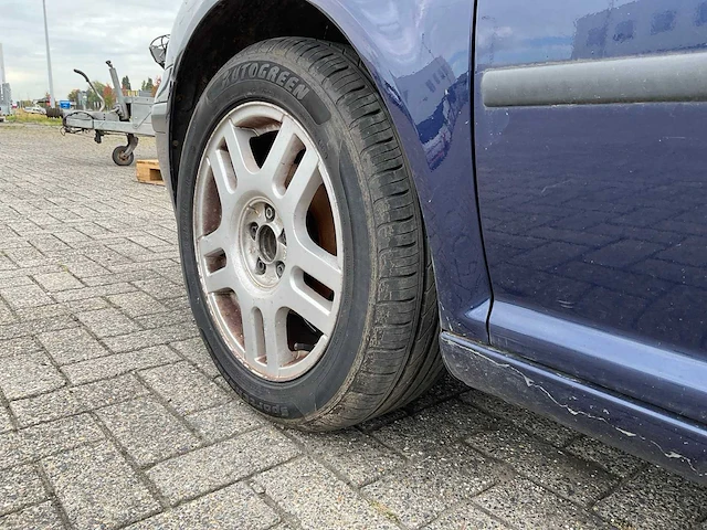 Volkswagen - - golf - personenauto - afbeelding 23 van  24