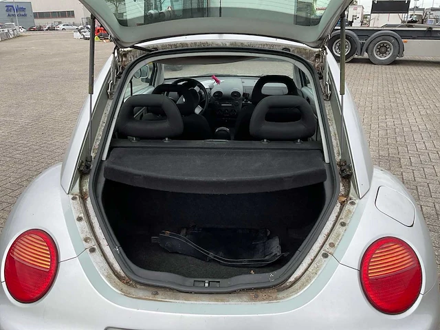 Volkswagen - - new beetle - personenauto - afbeelding 2 van  31