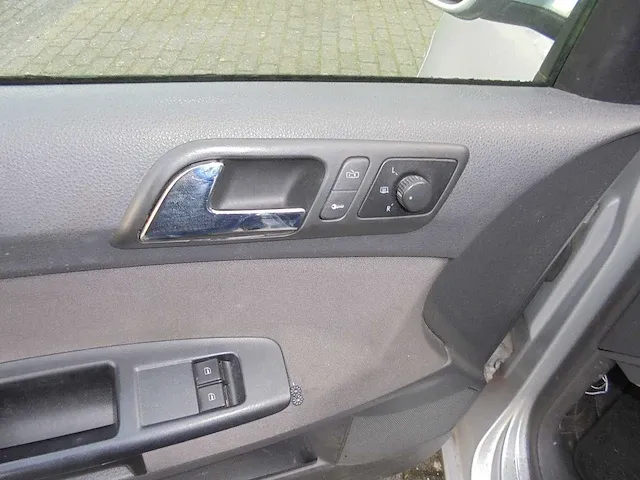 Volkswagen - 1.4-16v turijn automaat - 03-sl-zj - afbeelding 2 van  15