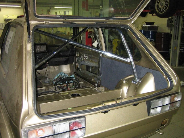 Volkswagen - 1983 - golf - 1.8 gti - ns-zg-99 - afbeelding 14 van  17