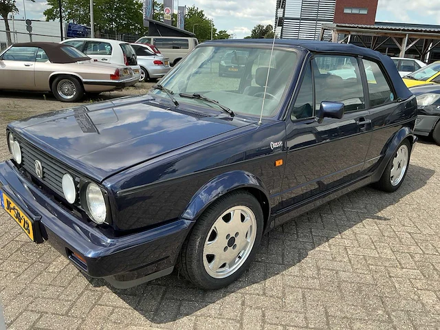 Volkswagen - 1994 - golf cabriolet classic line - 1.8 - personenauto - afbeelding 1 van  9