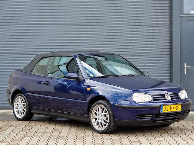Volkswagen - 1999 - golf cabriolet - 1.8 trendline - 02-hk-dd - afbeelding 17 van  22