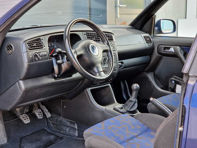 Volkswagen - 1999 - golf cabriolet - 59500km - 1.8 trendline - 02-hk-dd - afbeelding 4 van  22
