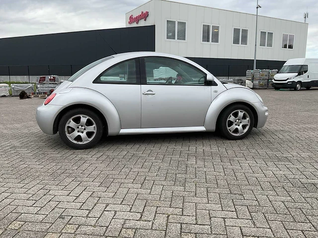 Volkswagen - 1999 - new beetle 2.0 - highline - personenauto - afbeelding 28 van  31