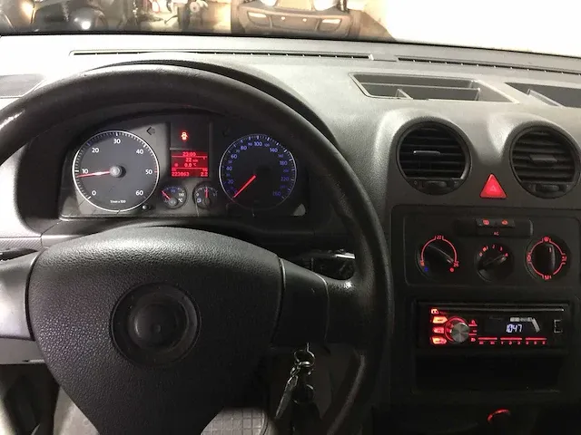 Volkswagen - 2.0 sdi - 06-vln-9 - afbeelding 2 van  19