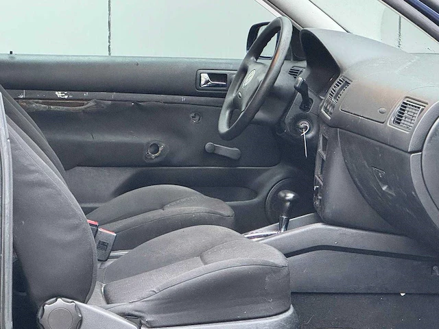 Volkswagen - 2000 - golf - 1.6 trendline - 40-ft-xr - automaat - afbeelding 2 van  11