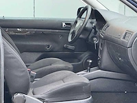 Volkswagen - 2000 - golf - 1.6 trendline - 40-ft-xr - automaat - afbeelding 2 van  11