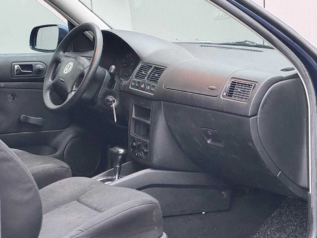 Volkswagen - 2000 - golf - 1.6 trendline - 40-ft-xr - automaat - afbeelding 3 van  11