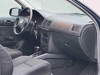 Volkswagen - 2000 - golf - 1.6 trendline - 40-ft-xr - automaat - afbeelding 3 van  11