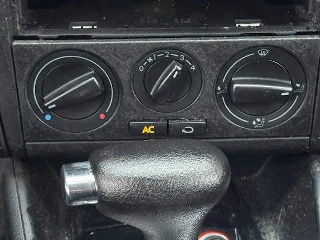 Volkswagen - 2000 - golf - 1.6 trendline - 40-ft-xr - automaat - afbeelding 11 van  11