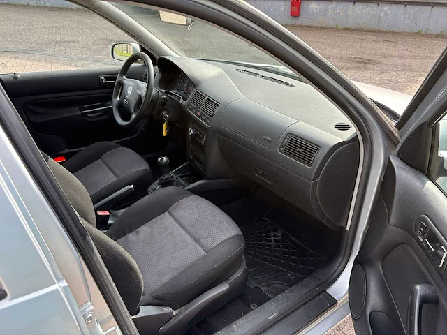 Volkswagen - 2001 - golf variant - 1.6-16v trendline - 12-hh-kf - afbeelding 10 van  13