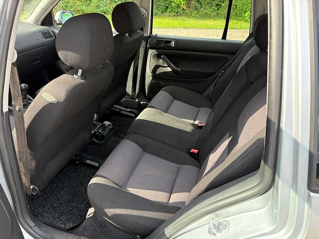 Volkswagen - 2001 - golf variant - 1.6-16v trendline - 12-hh-kf - afbeelding 11 van  13