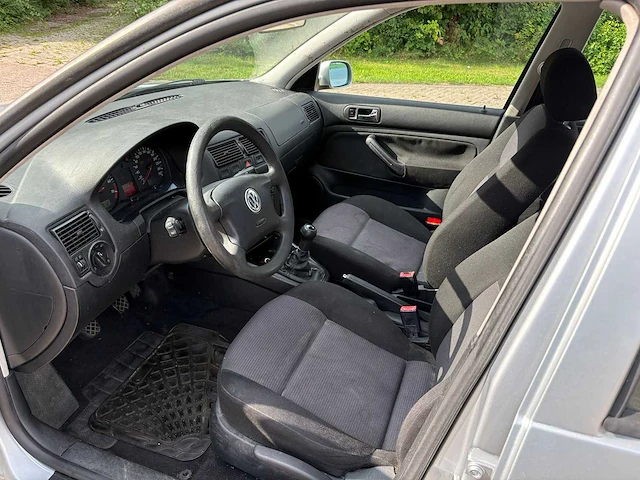 Volkswagen - 2001 - golf variant - 1.6-16v trendline - 12-hh-kf - afbeelding 12 van  13
