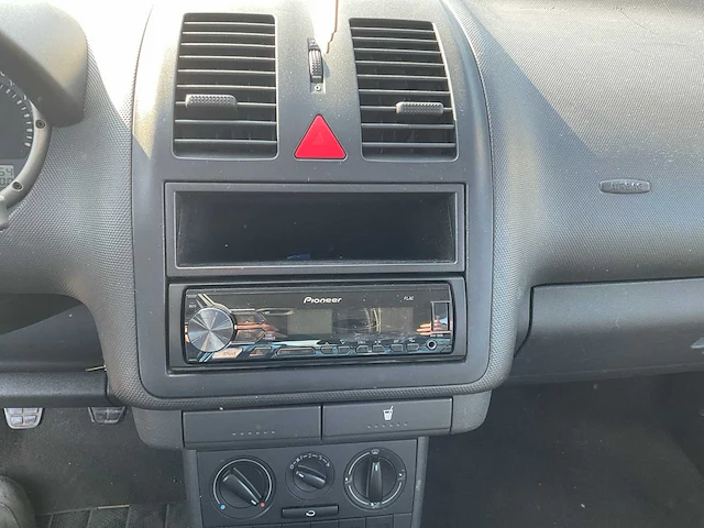 Volkswagen - 2003 - lupo - 6x - personenauto - afbeelding 27 van  28