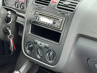 Volkswagen - 2004 - golf - 1.6 trendline - 37-pl-sz - afbeelding 6 van  15