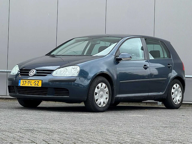 Volkswagen - 2004 - golf - 1.6 trendline - 37-pl-sz - afbeelding 1 van  15