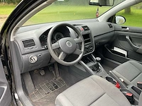 Volkswagen - 2004 - golf - personenauto - afbeelding 3 van  35
