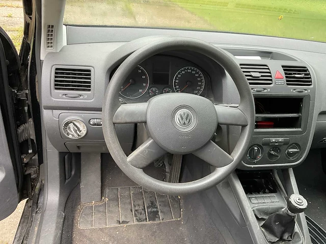 Volkswagen - 2004 - golf - personenauto - afbeelding 5 van  35