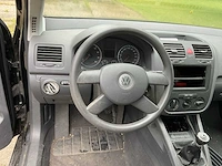 Volkswagen - 2004 - golf - personenauto - afbeelding 5 van  35