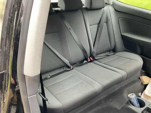 Volkswagen - 2004 - golf - personenauto - afbeelding 10 van  35