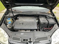 Volkswagen - 2004 - golf - personenauto - afbeelding 13 van  35
