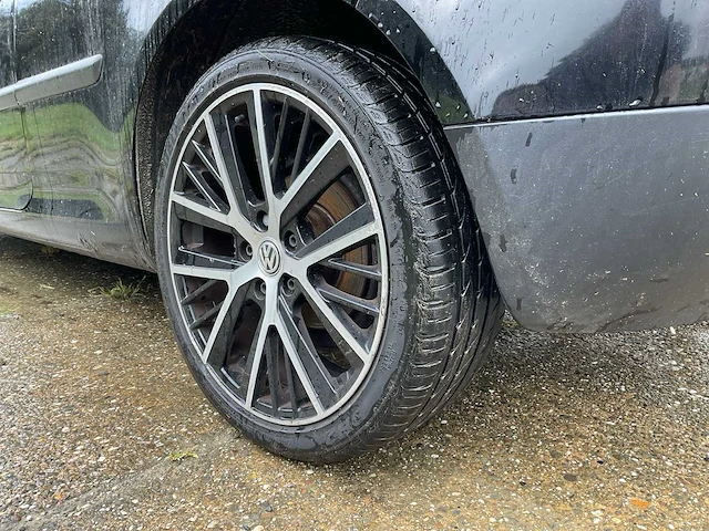 Volkswagen - 2004 - golf - personenauto - afbeelding 21 van  35