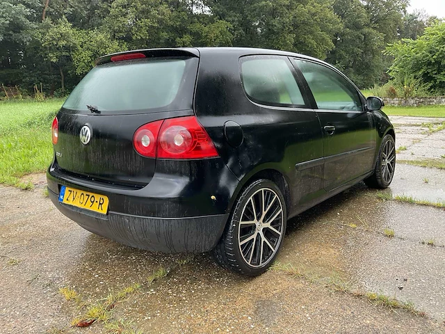 Volkswagen - 2004 - golf - personenauto - afbeelding 31 van  35