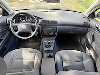 Volkswagen - 2004 - passat - 2.0-20v turijn - 22-pk-zj - afbeelding 2 van  20