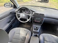 Volkswagen - 2004 - passat - 2.0-20v turijn - 22-pk-zj - afbeelding 3 van  20