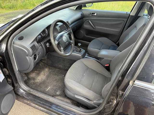 Volkswagen - 2004 - passat - 2.0-20v turijn - 22-pk-zj - afbeelding 20 van  20