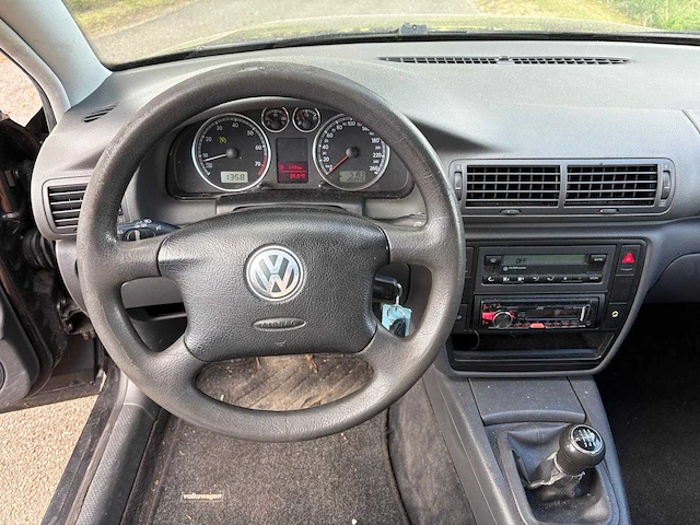 Volkswagen - 2004 - passat - 2.0-20v turijn - 22-pk-zj - afbeelding 4 van  20