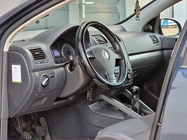 Volkswagen - 2005 - golf - 2.0 fsi sportline - 74-pz-rh - afbeelding 4 van  27