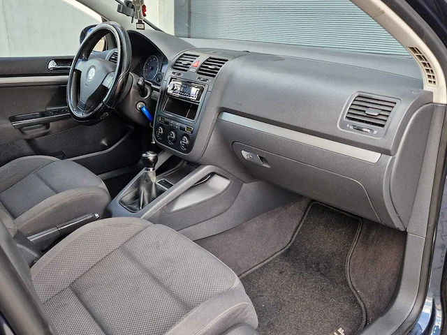 Volkswagen - 2005 - golf - 2.0 fsi sportline - 74-pz-rh - afbeelding 19 van  27