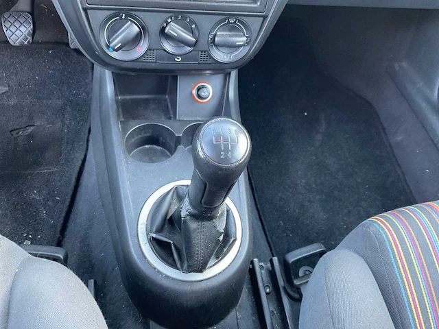 Volkswagen - 2006 - fox - 1.2 trendline - personenauto - afbeelding 17 van  24