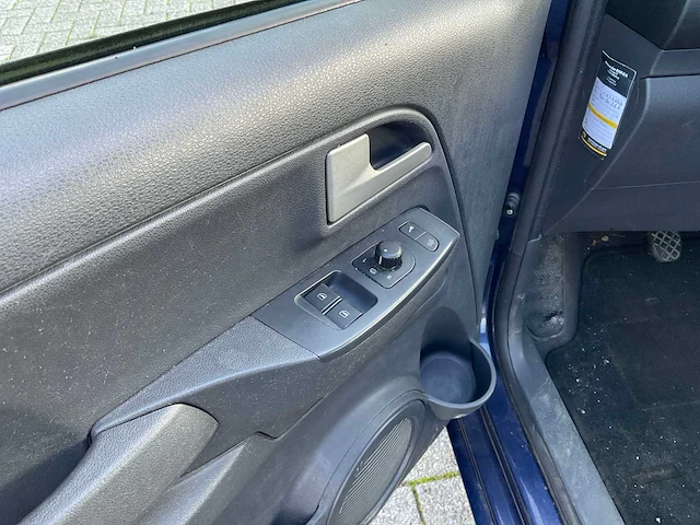 Volkswagen - 2006 - fox - 1.2 trendline - personenauto - afbeelding 3 van  24