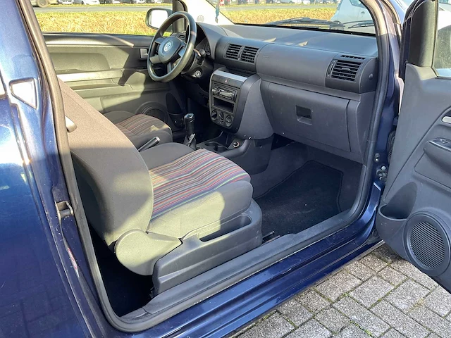 Volkswagen - 2006 - fox - 1.2 trendline - personenauto - afbeelding 11 van  24