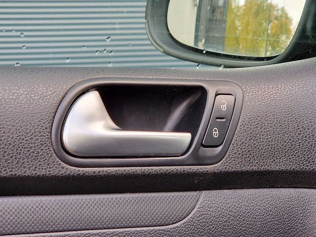 Volkswagen - 2006 - golf - 1.4 trendline bns - 10-tb-sk - afbeelding 8 van  18