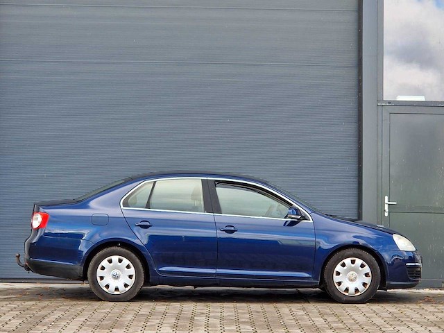 Volkswagen - 2006 - jetta - 1.6 fsi comfortline - 45-tj-zb - afbeelding 16 van  21