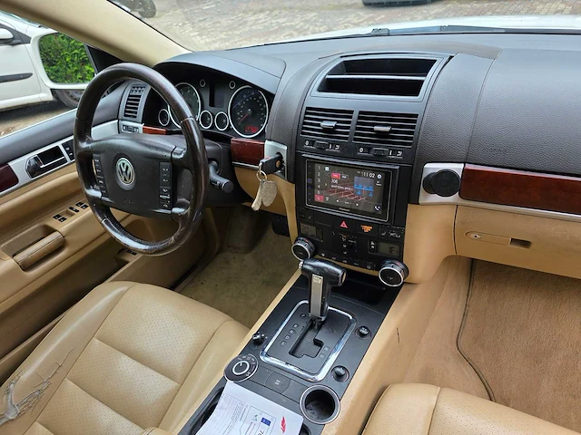 Volkswagen - 2007 - touareg - 3.2 v6 - 76-ggz-6 - afbeelding 11 van  16