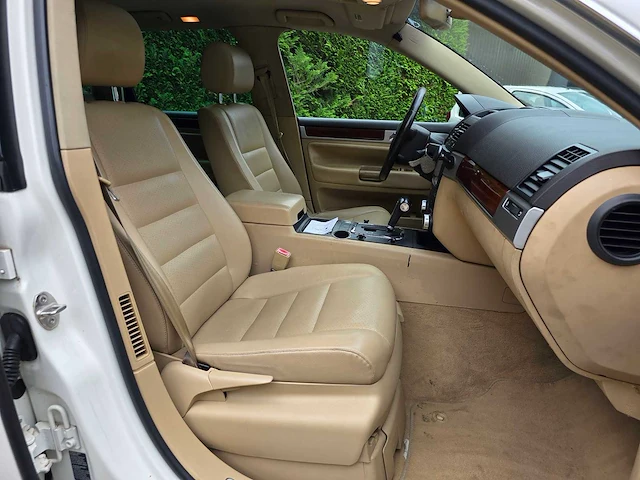 Volkswagen - 2007 - touareg - 3.2 v6 - 76-ggz-6 - afbeelding 14 van  16