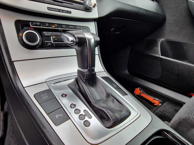 Volkswagen - 2010 - passat variant - 1.4 tsi comfl bluem - 65-lbt-3 - afbeelding 11 van  24