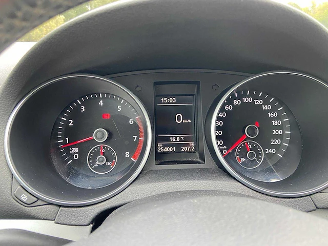 Volkswagen - 2011 - golf - highline. bluemotion - personenauto - afbeelding 2 van  13