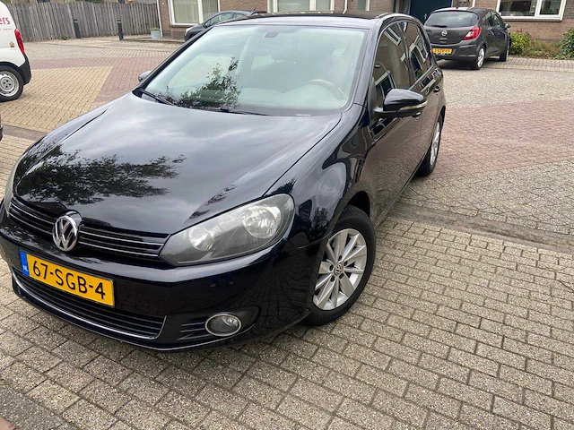 Volkswagen - 2011 - golf - highline. bluemotion - personenauto - afbeelding 1 van  13