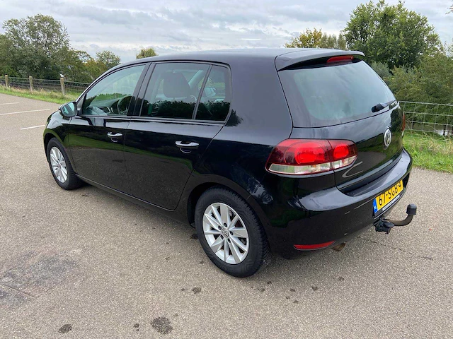 Volkswagen - 2011 - golf - highline. bluemotion - personenauto - afbeelding 8 van  13
