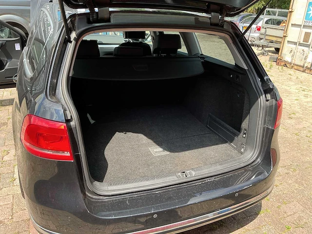 Volkswagen - 2011 - passat variant - 2.0 tsi highline - personenauto - afbeelding 3 van  11