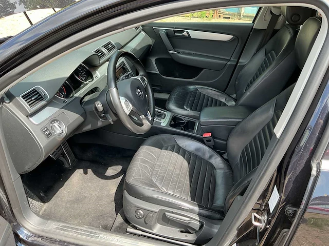 Volkswagen - 2011 - passat variant - 2.0 tsi highline - personenauto - afbeelding 8 van  11