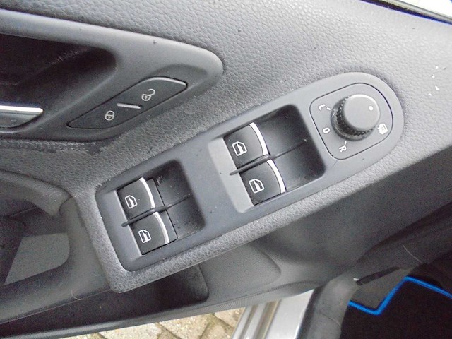 Volkswagen - 2012 - golf cabriolet - 1.2 tsi bluemotion - personenauto - afbeelding 11 van  13