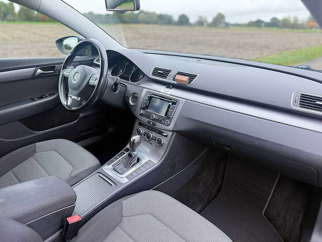 Volkswagen - 2012 - passat variant - 1.4 tsi comfl. blm - 01-tzr-7 - afbeelding 2 van  16