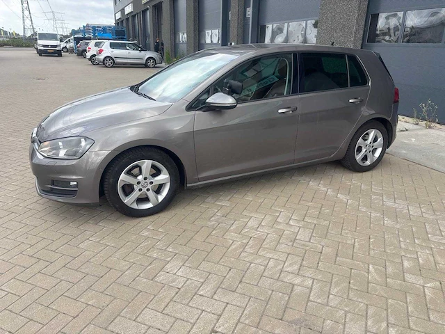 Volkswagen - 2013 - golf - 1.6 tdi highl. blm. - personenauto - afbeelding 7 van  14